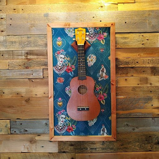 Ukulele display wall hanger Frida Kahlo by Guisplay guitar cabinet case showcase